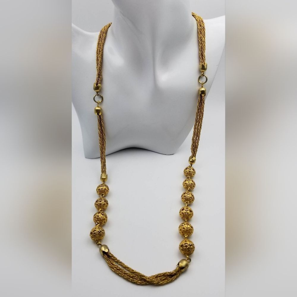 Gold tone floss‎ orb filigree Victorian nights necklace